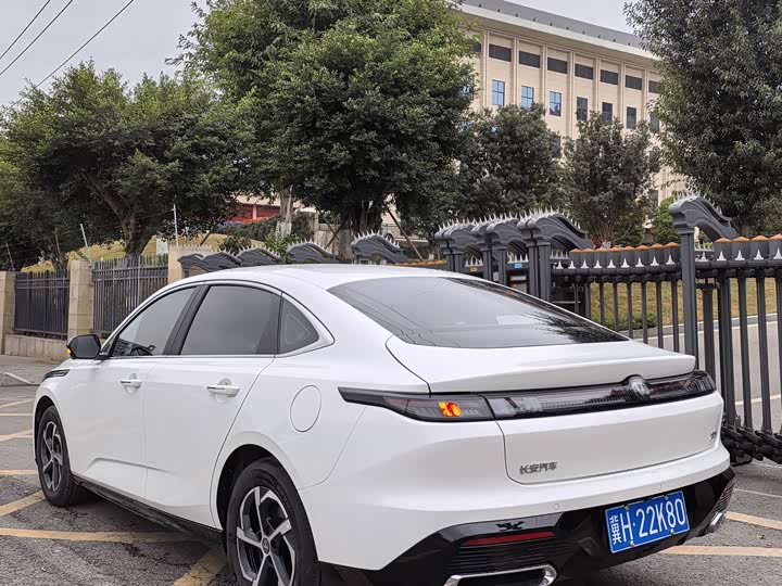 Фото 9 - Changan Eado Plus