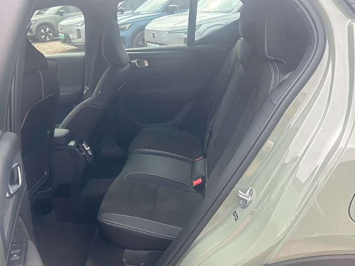 Фото 8 - Volvo XC40 EV