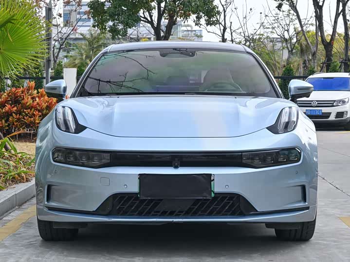 Фото 2 - Zeekr 001