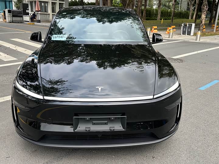 Фото 2 - Tesla Model Y