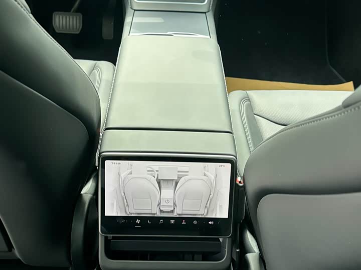 Фото 6 - Tesla Model Y