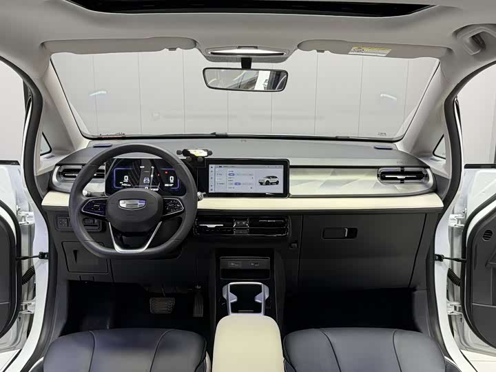 Фото 7 - Geely Geometry E Firefly