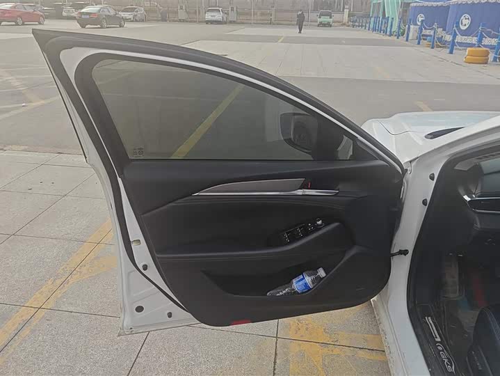 Photo 7 - Mazda Atenza