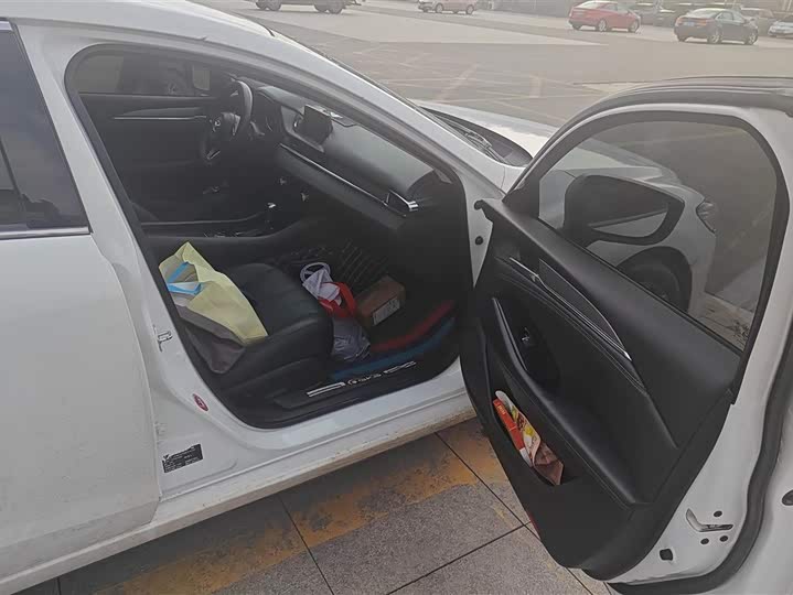 Photo 8 - Mazda Atenza