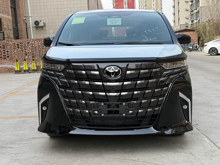 Photo 2 - Toyota Alphard
