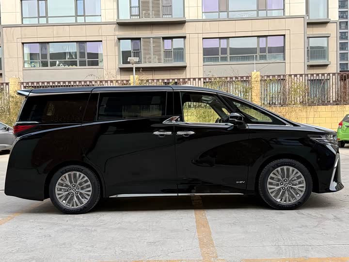 Photo 6 - Toyota Alphard