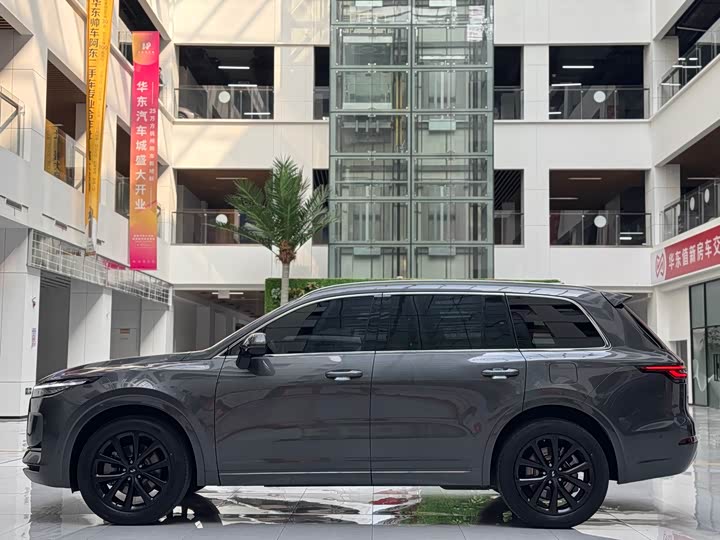 Фото 8 - LiXiang One