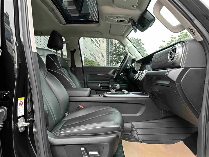 Фото 6 - Tank 300