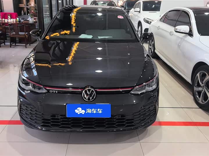 Photo 2 - Volkswagen Golf GTI