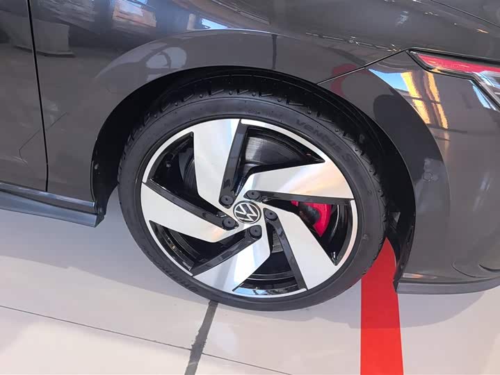 Photo 6 - Volkswagen Golf GTI