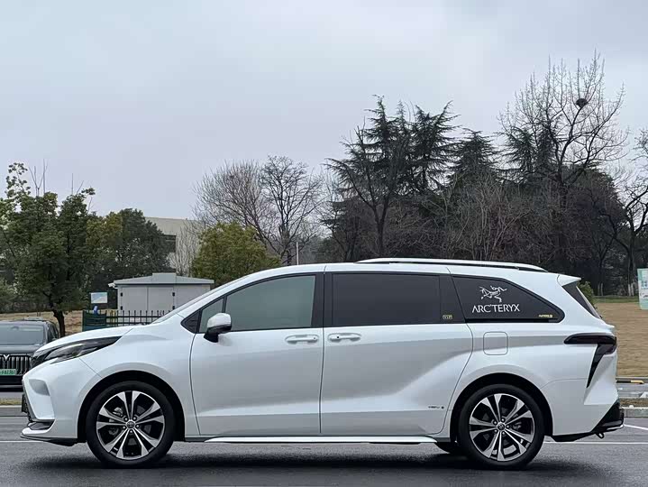 Фото 6 - Toyota Granvia