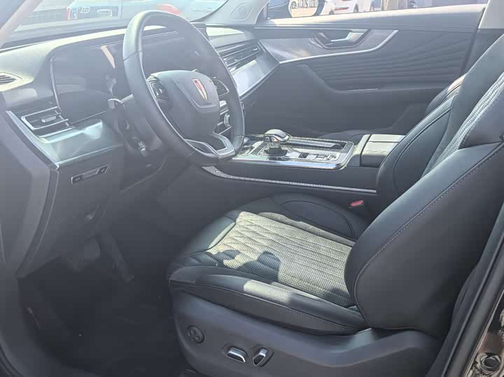 Photo 5 - Hongqi HS5