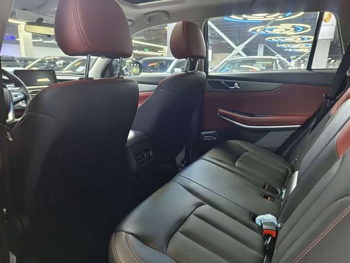 Фото 6 - Changan CS75