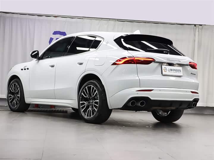 Photo 3 - Maserati Grecale