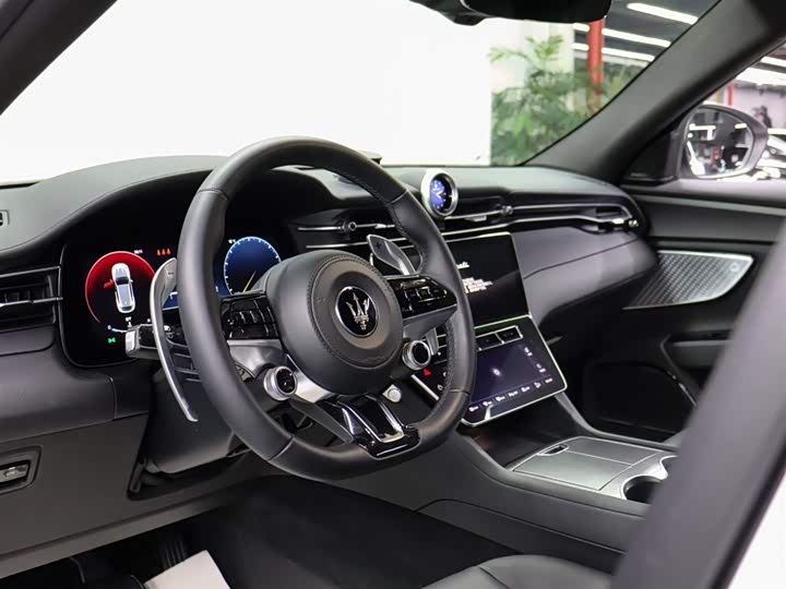 Photo 8 - Maserati Grecale