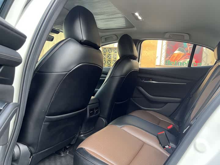 Photo 8 - Mazda 3 (Axela)