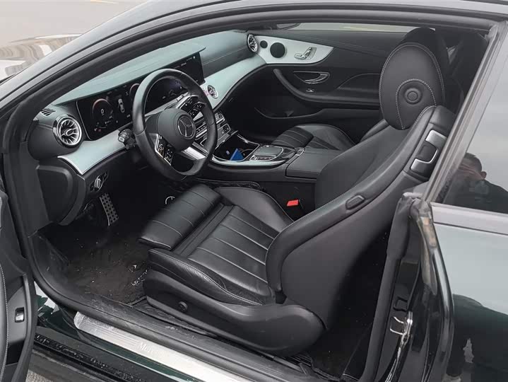 Фото 9 - Mercedes-Benz E-Class