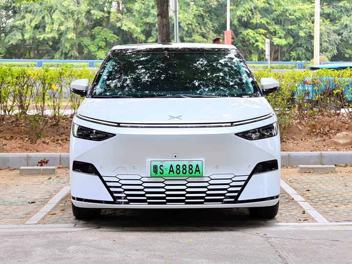 Фото 2 - XPeng X9