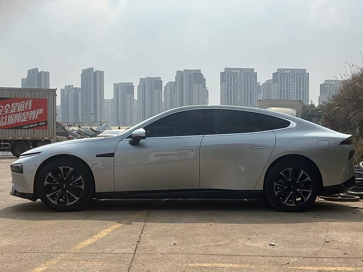 Фото 7 - XPeng P7