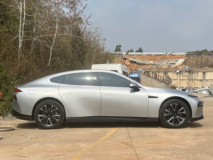 Фото 8 - XPeng P7