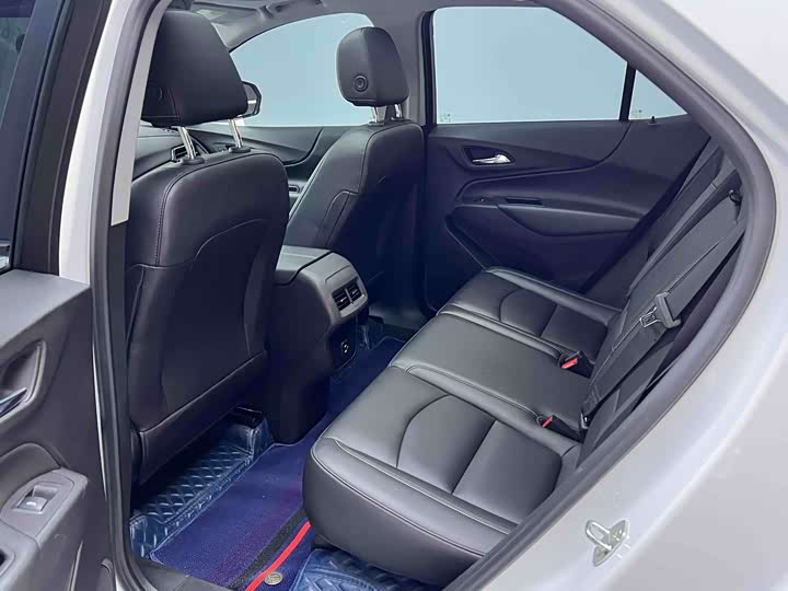 Фото 5 - Chevrolet Equinox