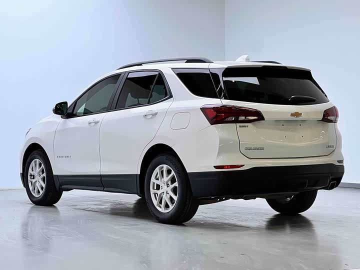 Фото 9 - Chevrolet Equinox