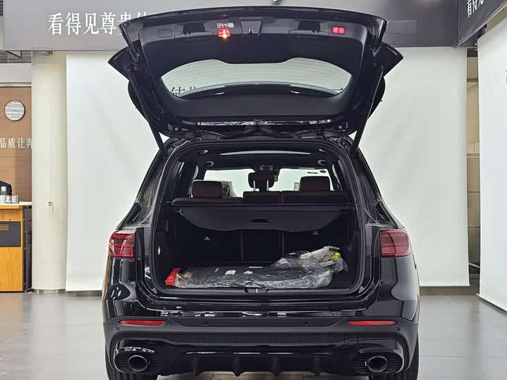 Фото 7 - Mercedes-Benz GLB-Class AMG