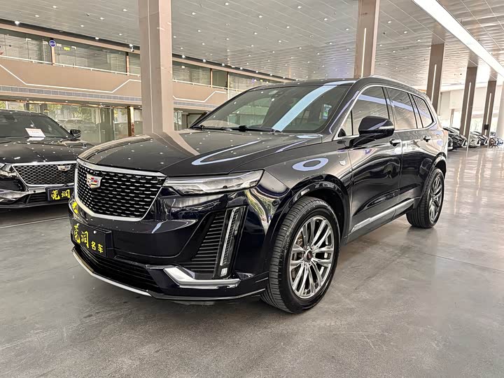 Фото 1 - Cadillac XT6