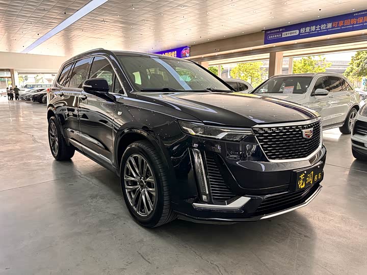 Фото 3 - Cadillac XT6