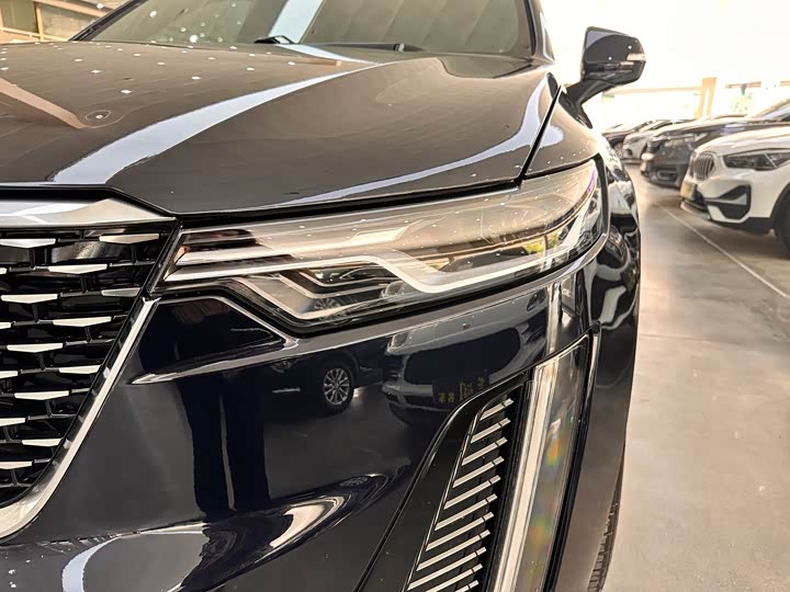 Фото 4 - Cadillac XT6