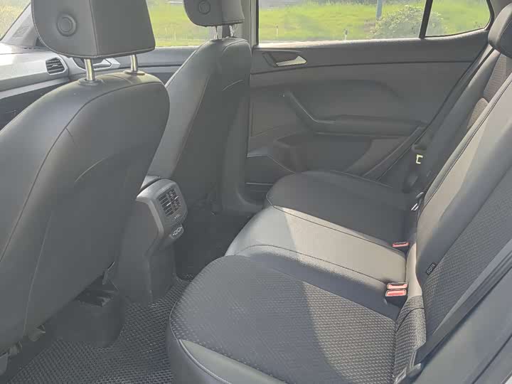 Фото 6 - Volkswagen T-Cross