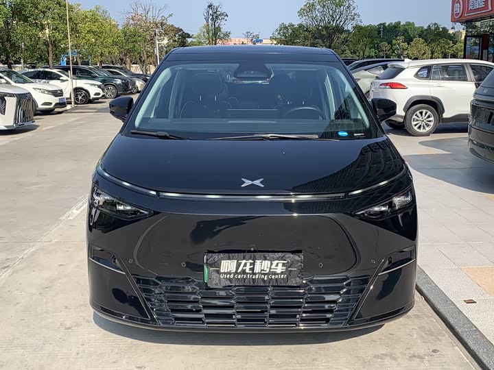 Фото 2 - XPeng X9