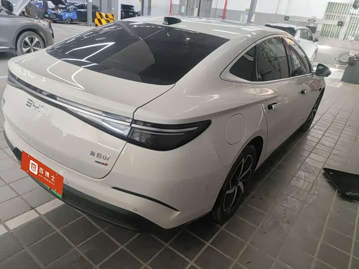 Фото 3 - BYD Seal 07 DM-i Hybrid