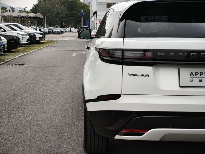 Фото 9 - Land Rover Range Rover Velar