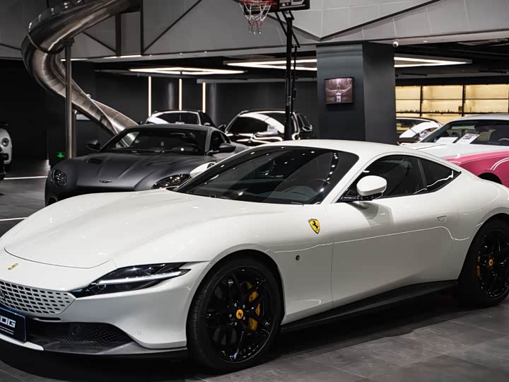 Photo 1 - Ferrari Roma