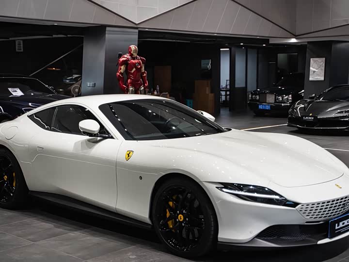 Photo 3 - Ferrari Roma