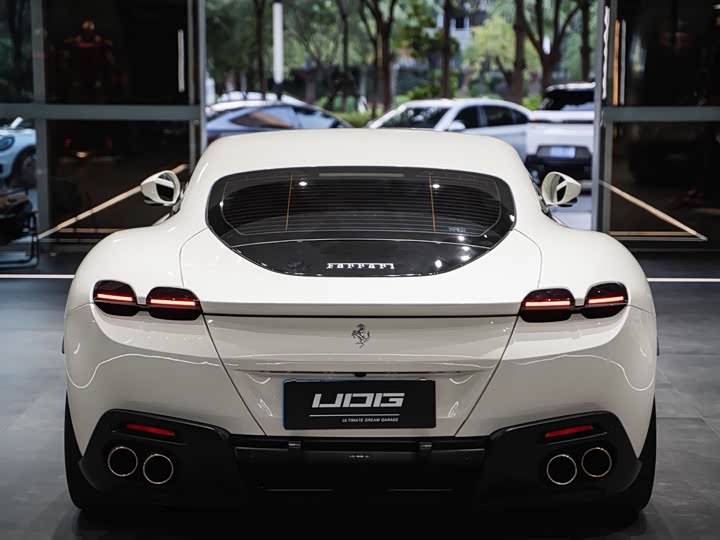 Photo 8 - Ferrari Roma