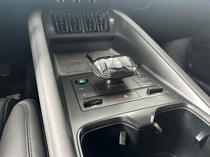 Фото 5 - BYD Song L