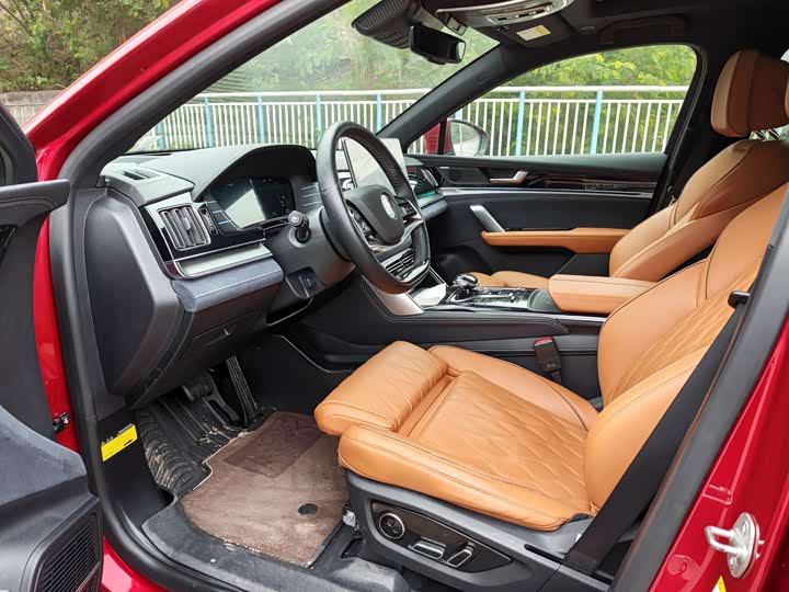 Фото 3 - BYD Tang Hybrid/EV