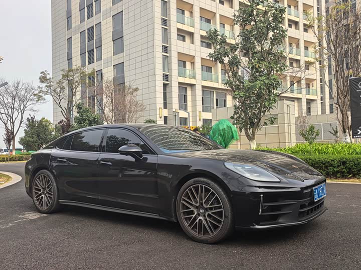 Фото 3 - Porsche Panamera