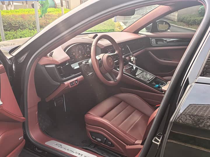 Фото 4 - Porsche Panamera