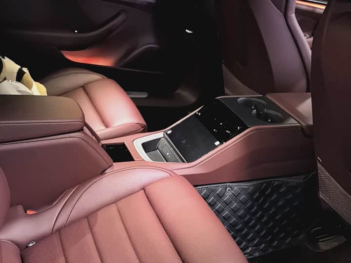 Фото 7 - Porsche Panamera