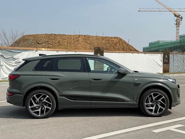 Фото 4 - Audi Q6L e-tron