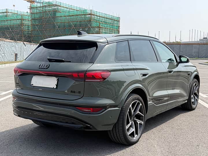 Фото 5 - Audi Q6L e-tron