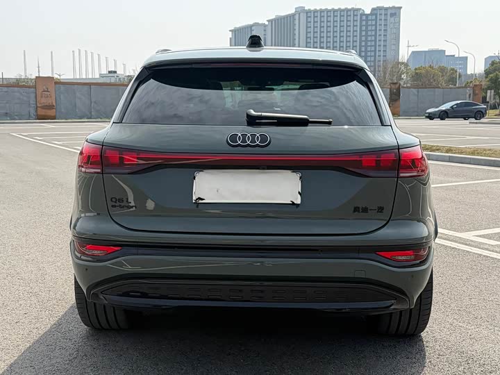Фото 6 - Audi Q6L e-tron