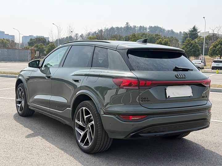 Фото 7 - Audi Q6L e-tron