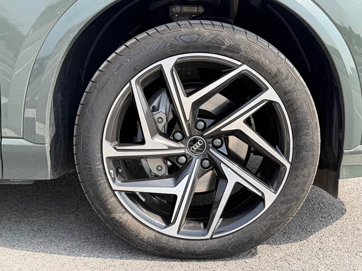 Фото 9 - Audi Q6L e-tron