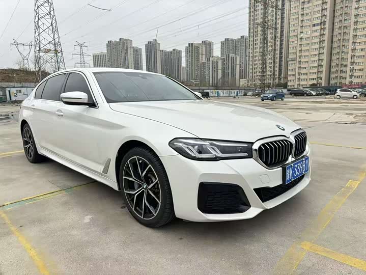 Photo 3 - BMW 5 Series