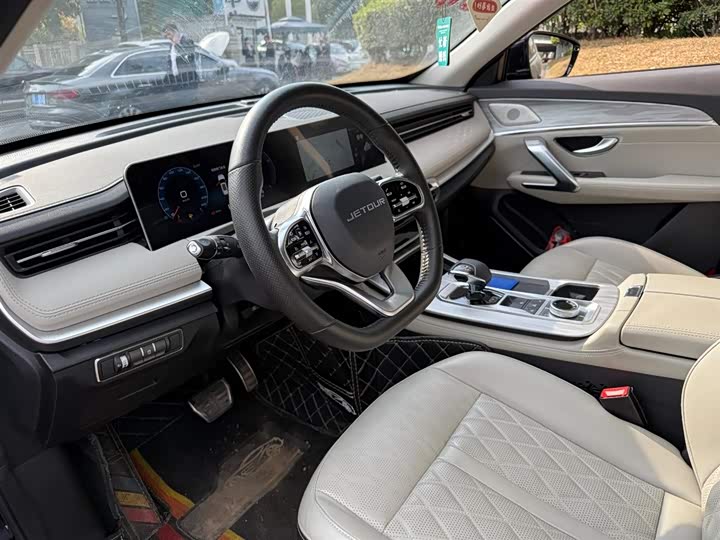 Photo 7 - Jetour X70 Plus