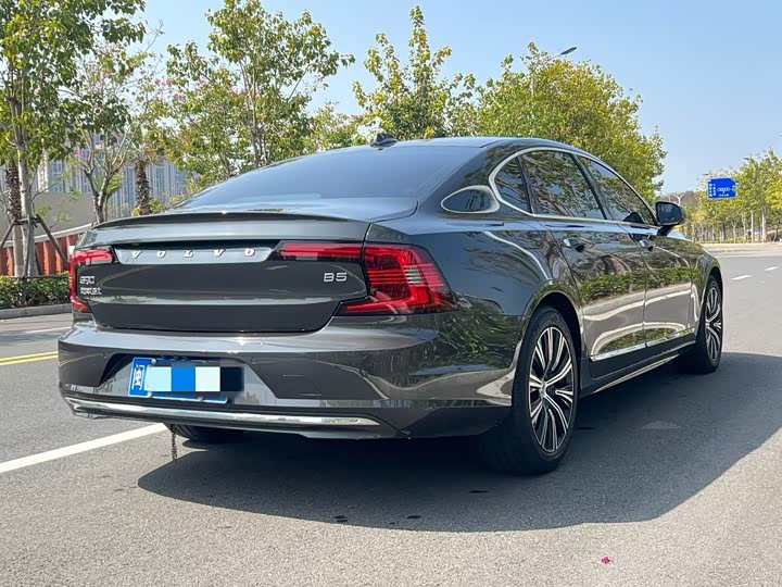 Фото 6 - Volvo S90
